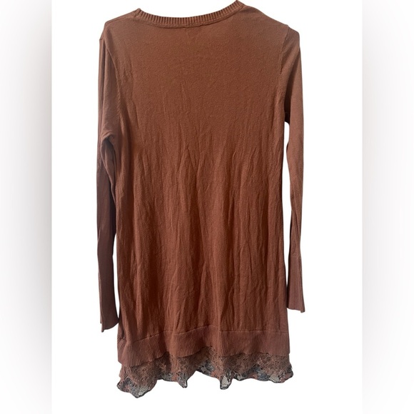 LOGO by Lori Goldstein Tunic Eyelet Ruffle Hem Modal Top Women's Size M - Picture 4 of 4